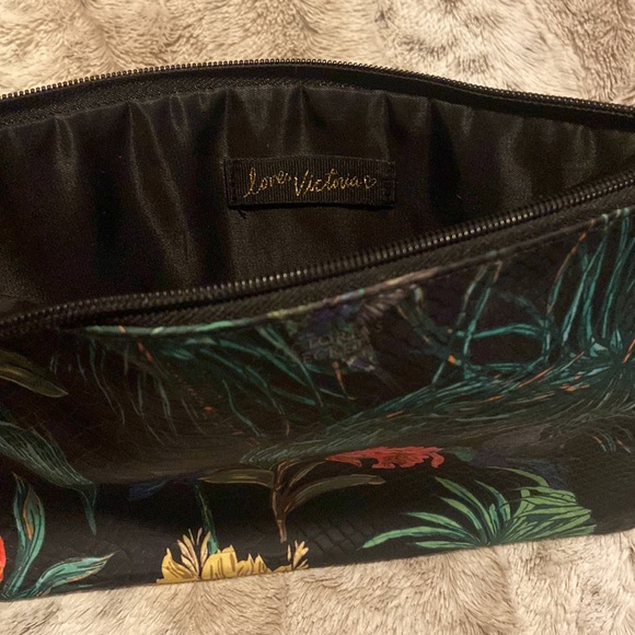 VS | Tropical Print Pouch - Picture 3 of 3